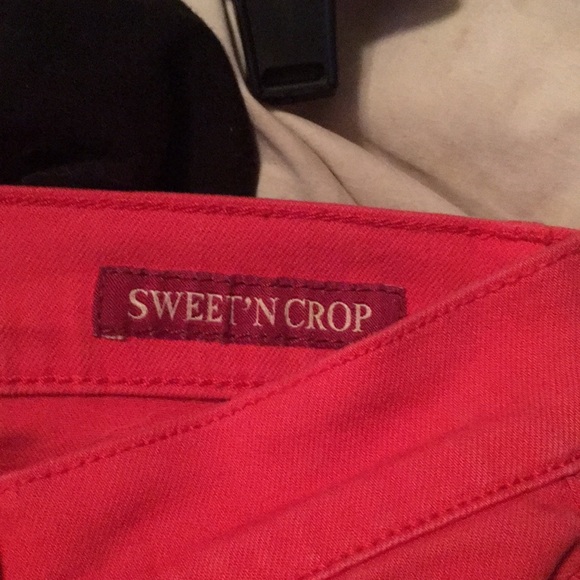 Lucky Brand Cropped Red Jeans size 27 or 4 - Picture 3 of 3